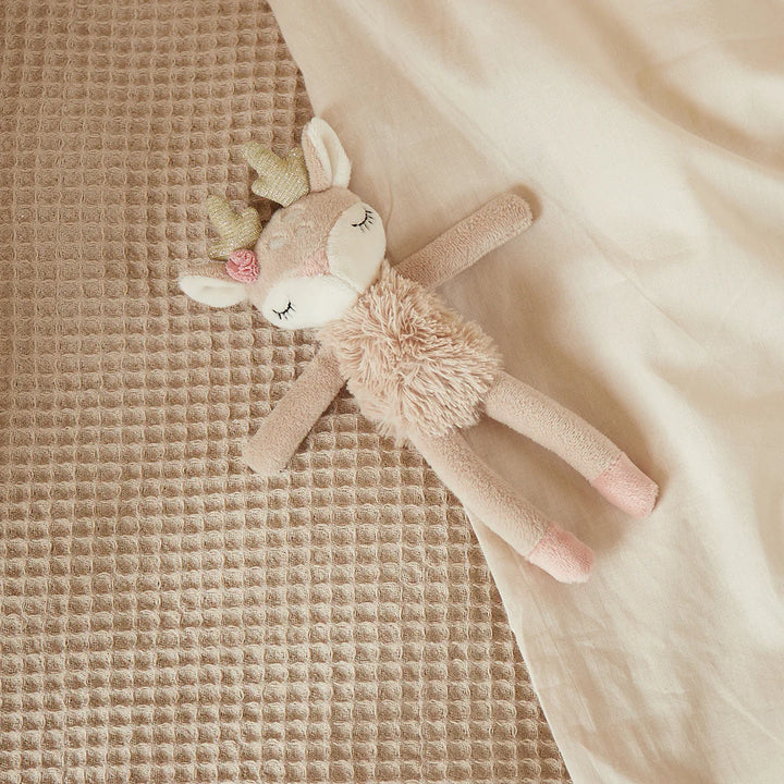 Plišana zvečkica srna Ella