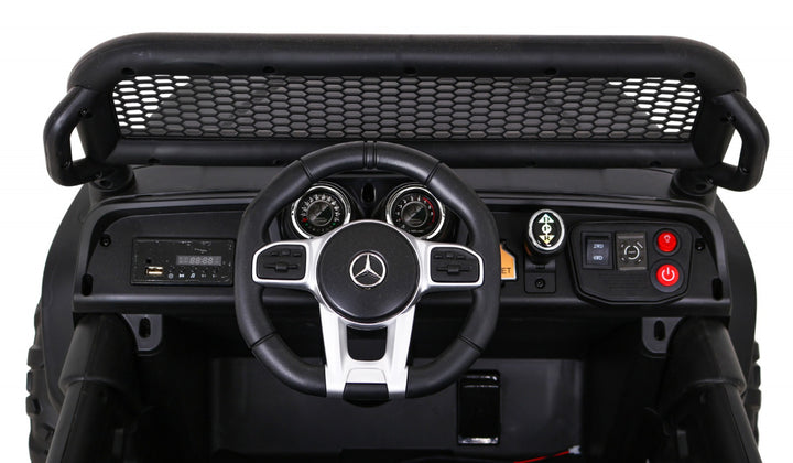 Mercedes BENZ UNIMOG - Crna