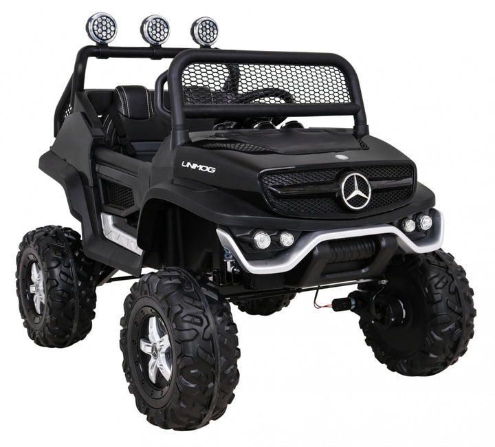 Mercedes BENZ UNIMOG - Crna