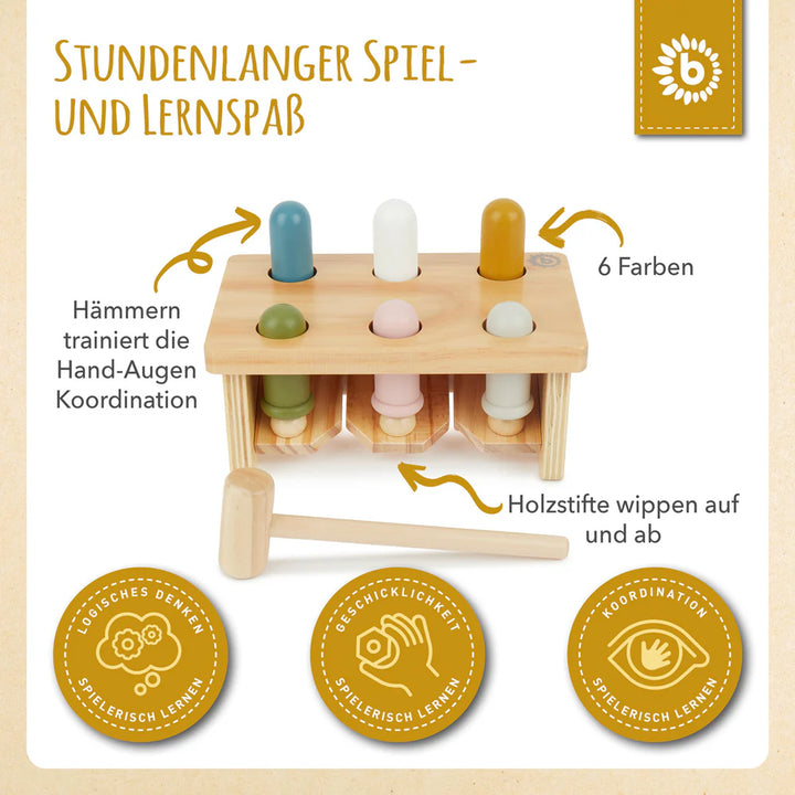 Drvena klupa s čekićem