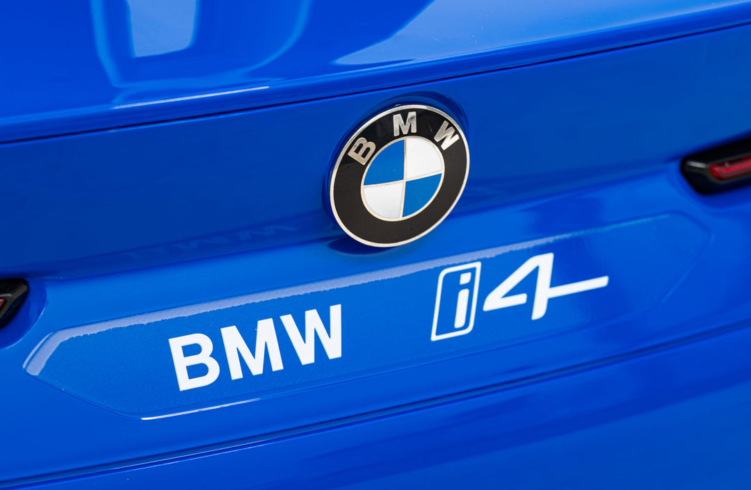 BMW I4 - Plava