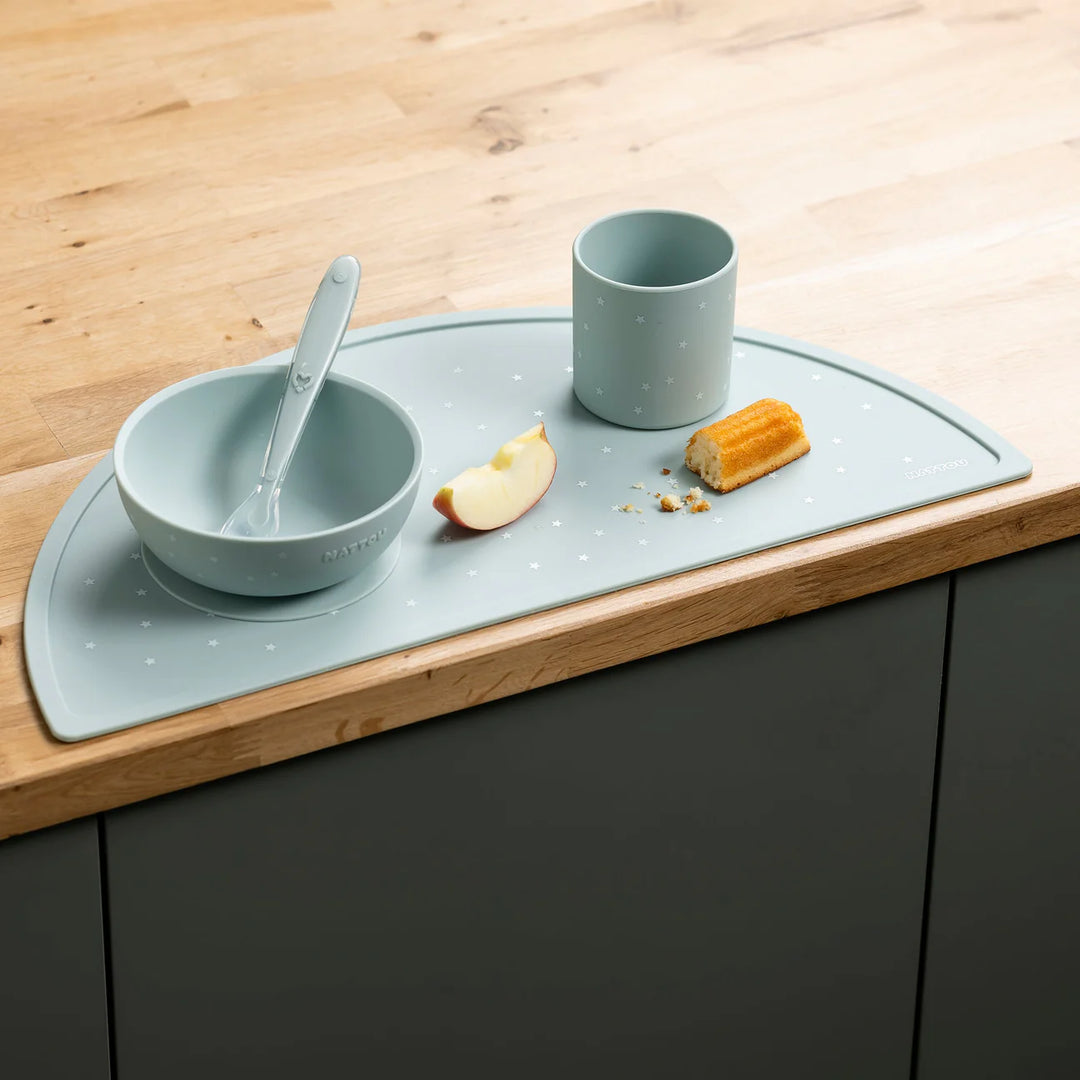 Dječji set posuđa od silikona 4 dijela - green and stars