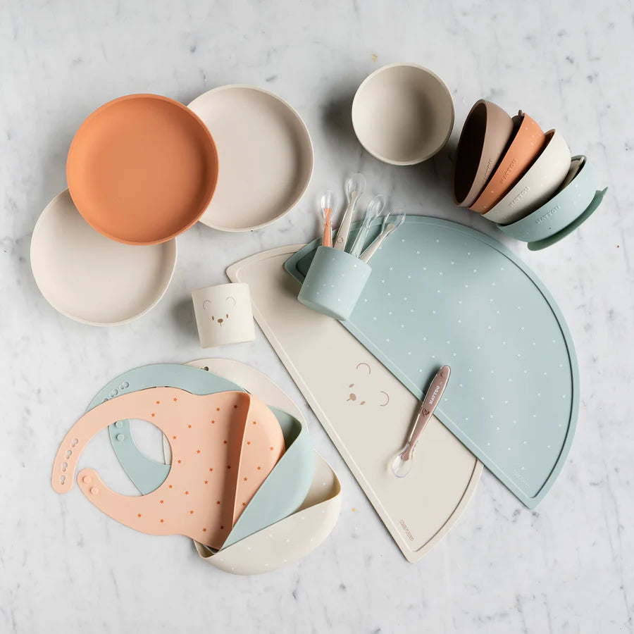 Dječji set posuđa od silikona 4 dijela - green and stars