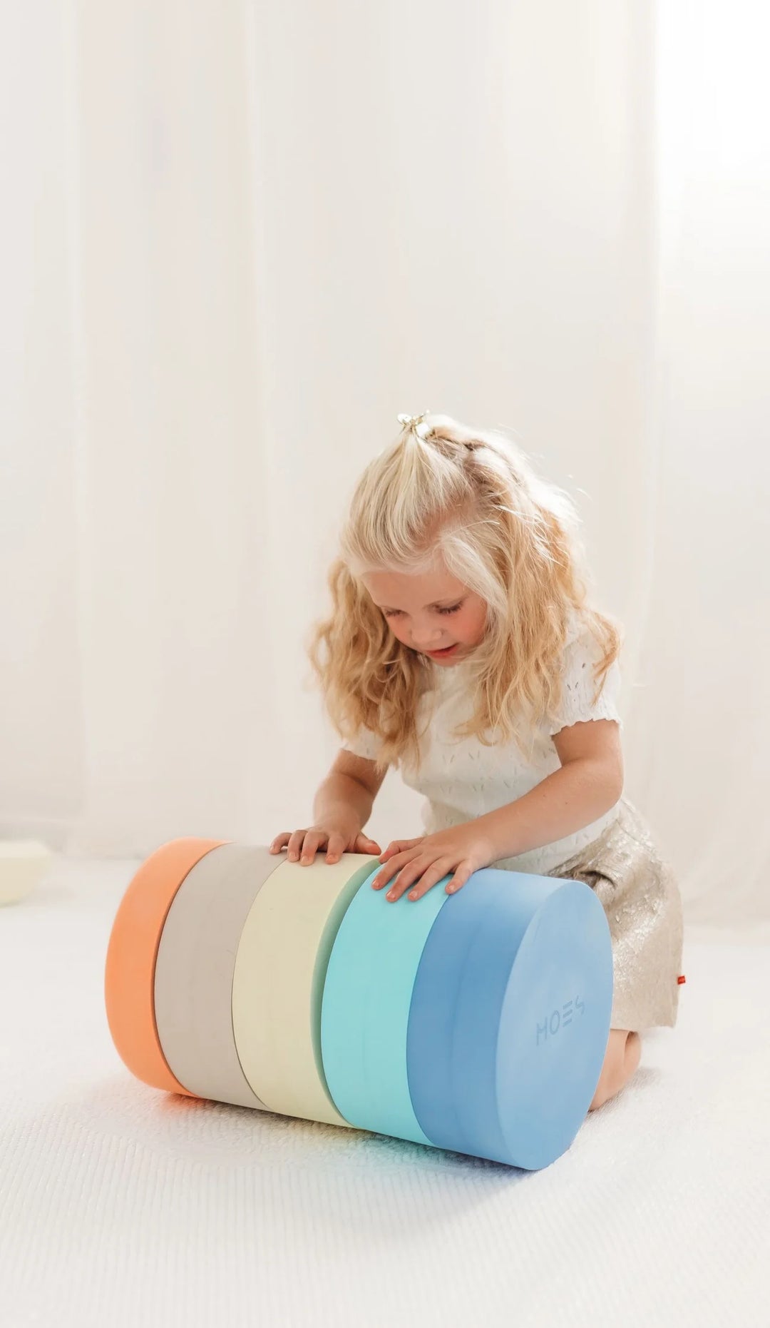 Moes Likovi za razvoj motorike - Rainbow Chair