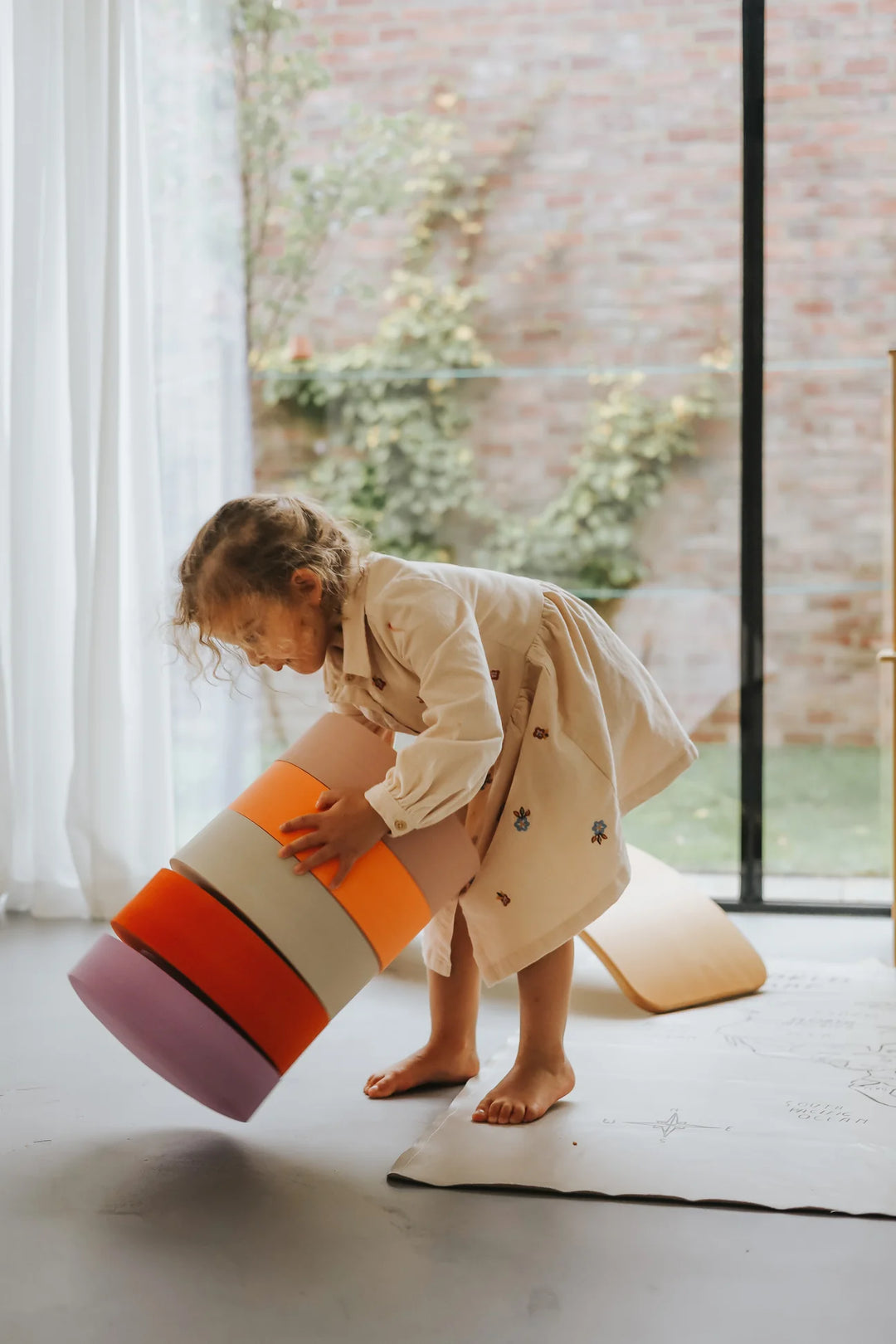 Moes Likovi za razvoj motorike - Rainbow Chair Earth