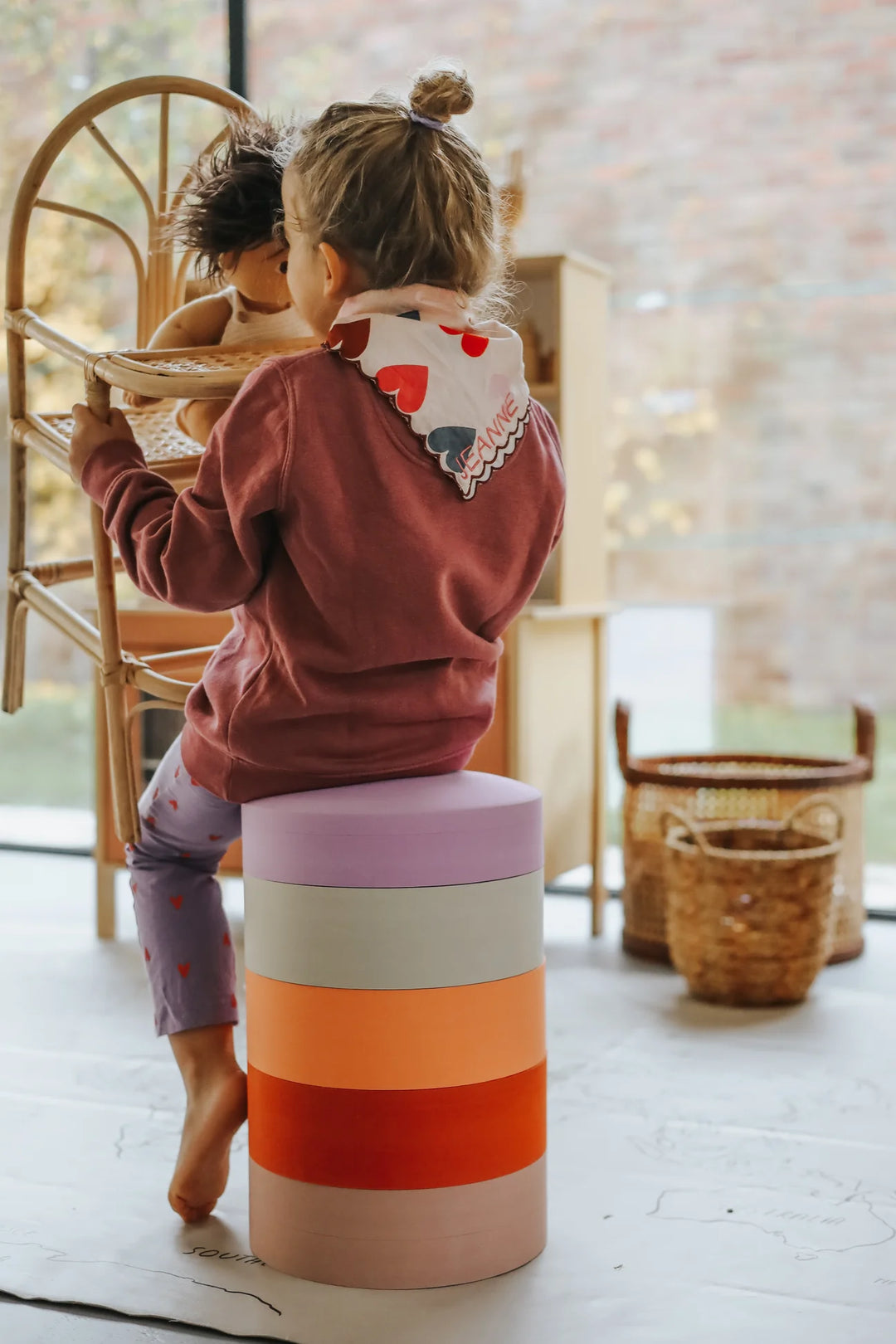 Moes Likovi za razvoj motorike - Rainbow Chair Earth