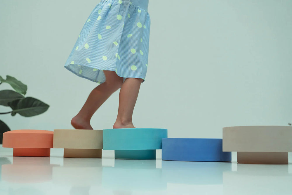 Moes Likovi za razvoj motorike - Rainbow Chair