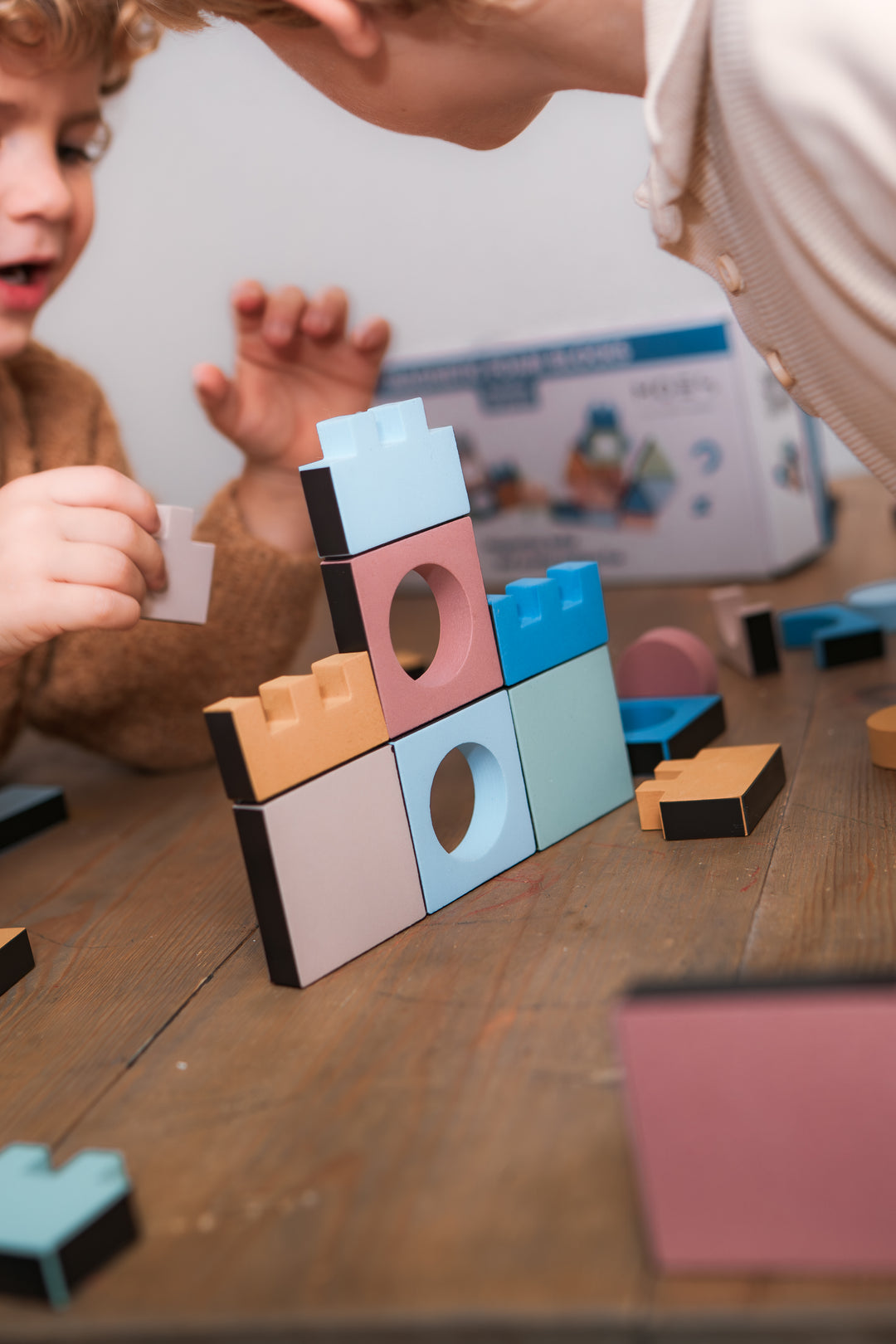 Moes Likovi za igru - Magnetic Building Blocks