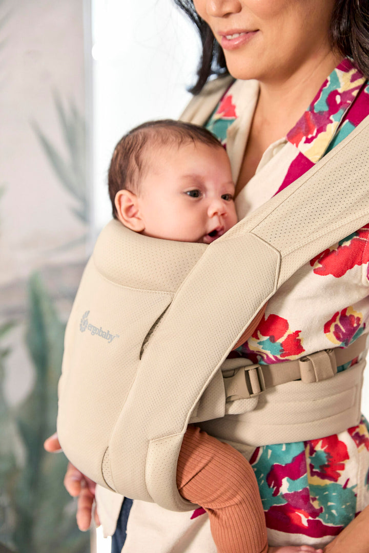 Ergobaby Embrace Soft Air Mesh nosiljka Cream