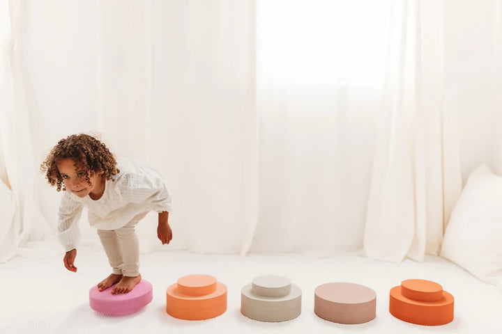 Moes Likovi za razvoj motorike - Rainbow Chair Earth